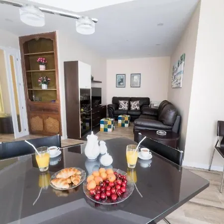 Moonkey - El Mercado Apartment *
